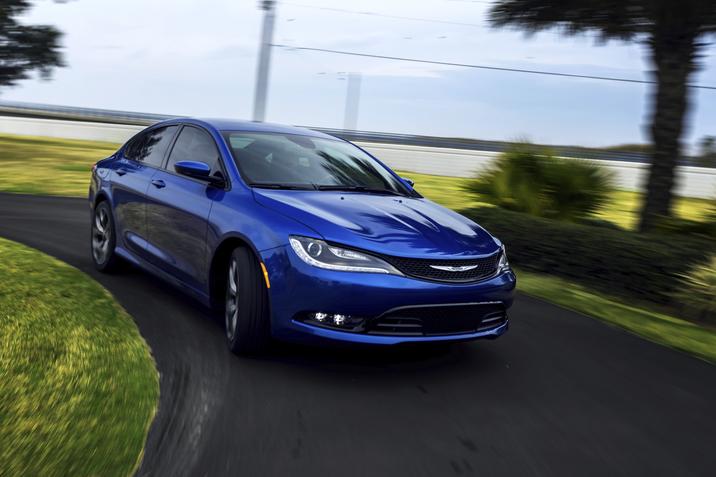 2015 Chrysler 200 orders