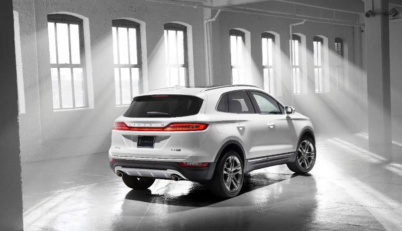 Lincoln MKC wrap-around liftgate