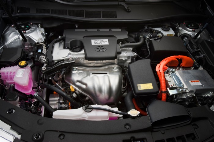 2012_Toyota_Camry_Hybrid_engine