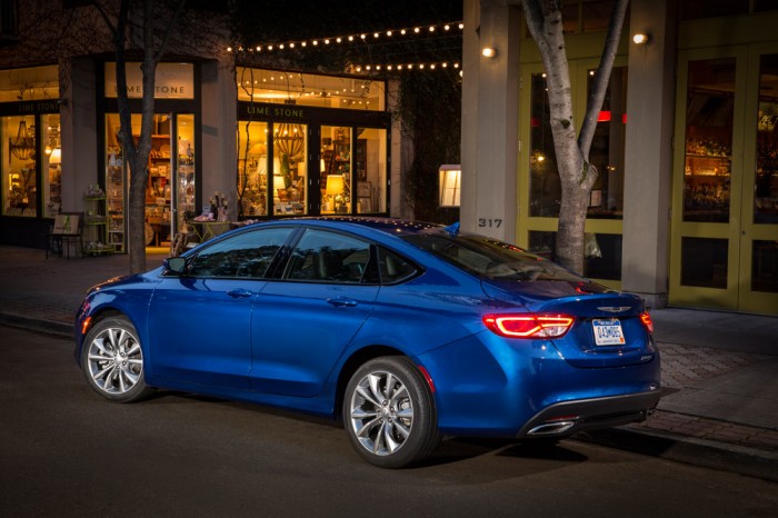 Fiat Chrysler Automobiles at the San Antonio Auto Show: 2015 Chrysler 200