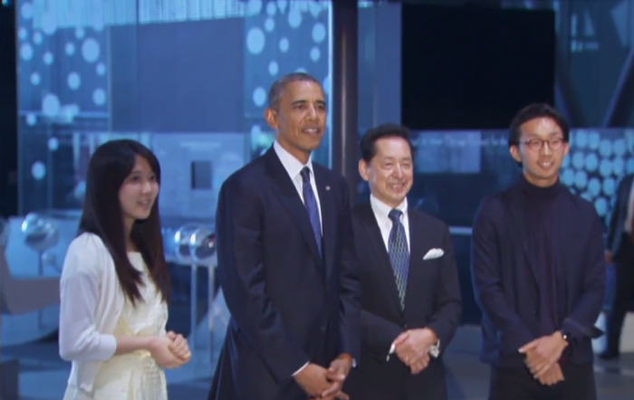 OBAMA MEETS ASIMO