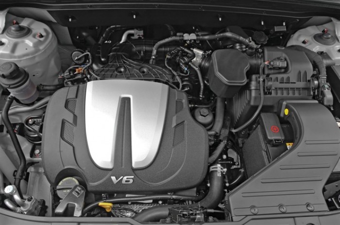 2014 Kia Sorento Overview engine