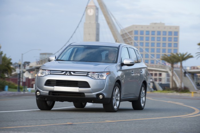 facelifted 2016 Outlander