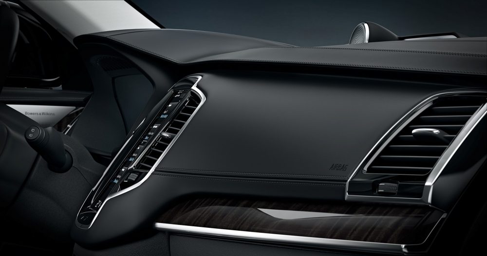 inside the 2015 Volvo XC90