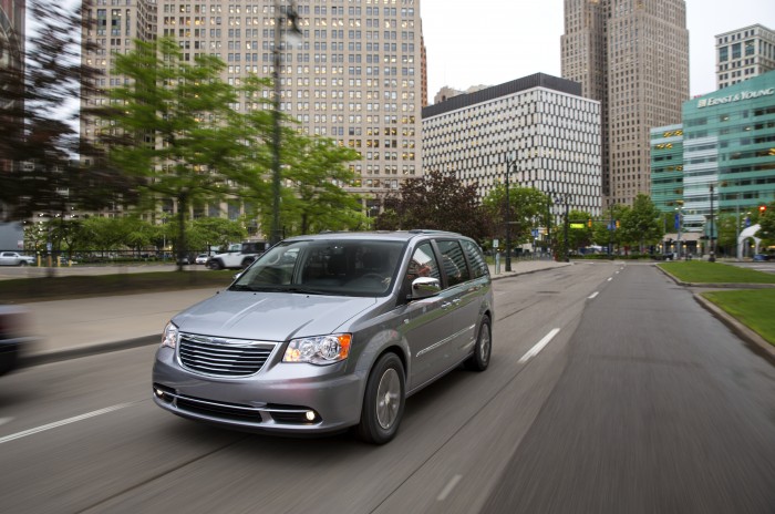 Chrysler Town & Country PHEV  | 2014 Chrysler Town & Country