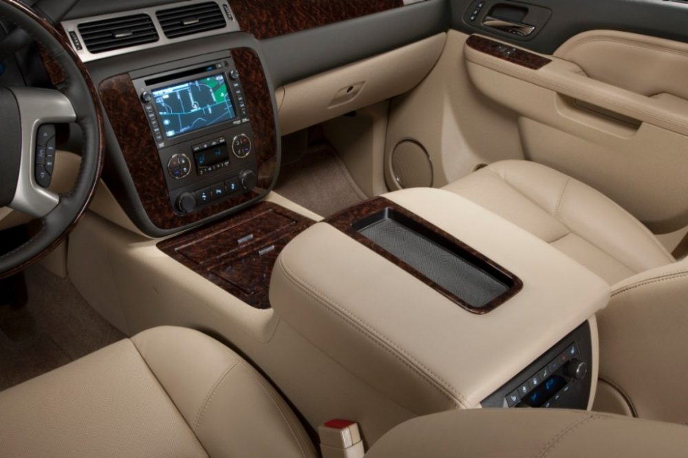 2014 GMC Yukon console