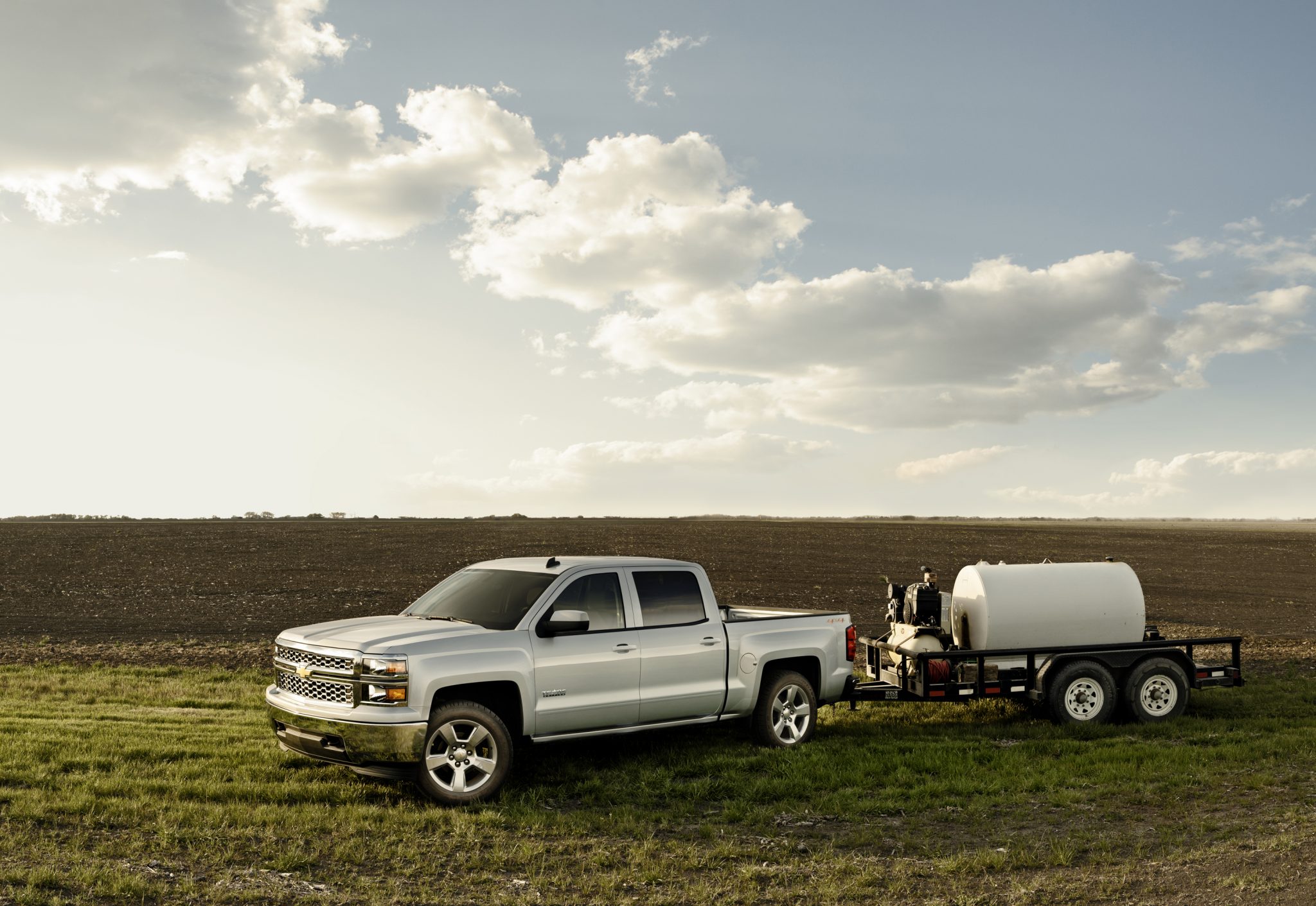 Explore all of the 2015 Chevy Silverado features--what's new, what's leaving, and what's changed. 