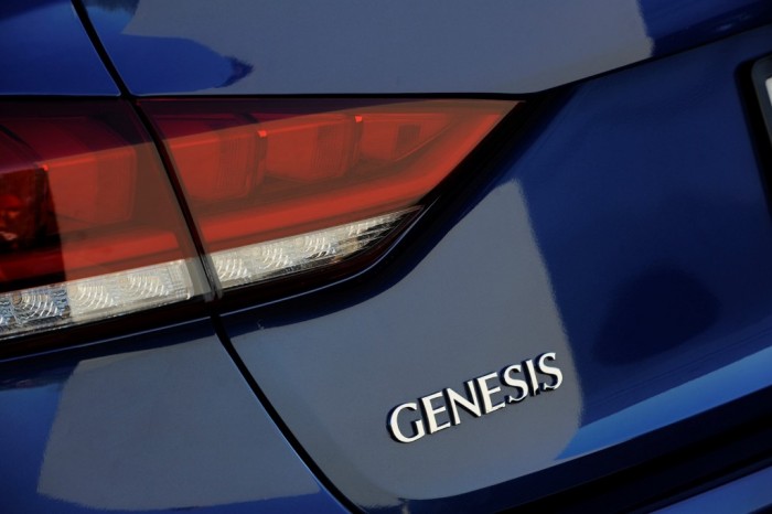 2015 Genesis light