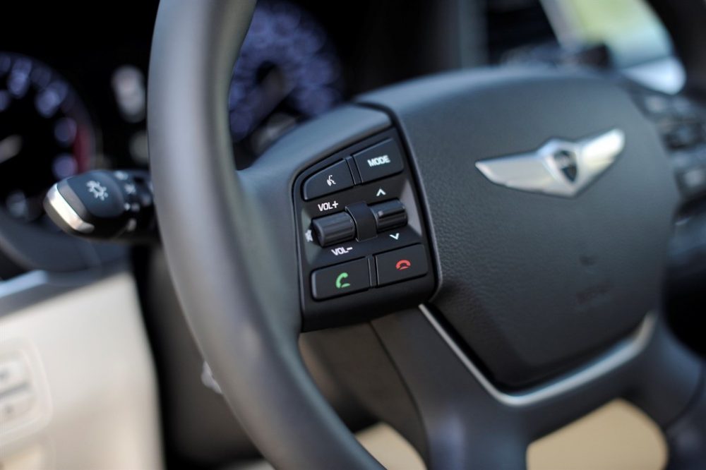 2015 Hyundai Genesis steering