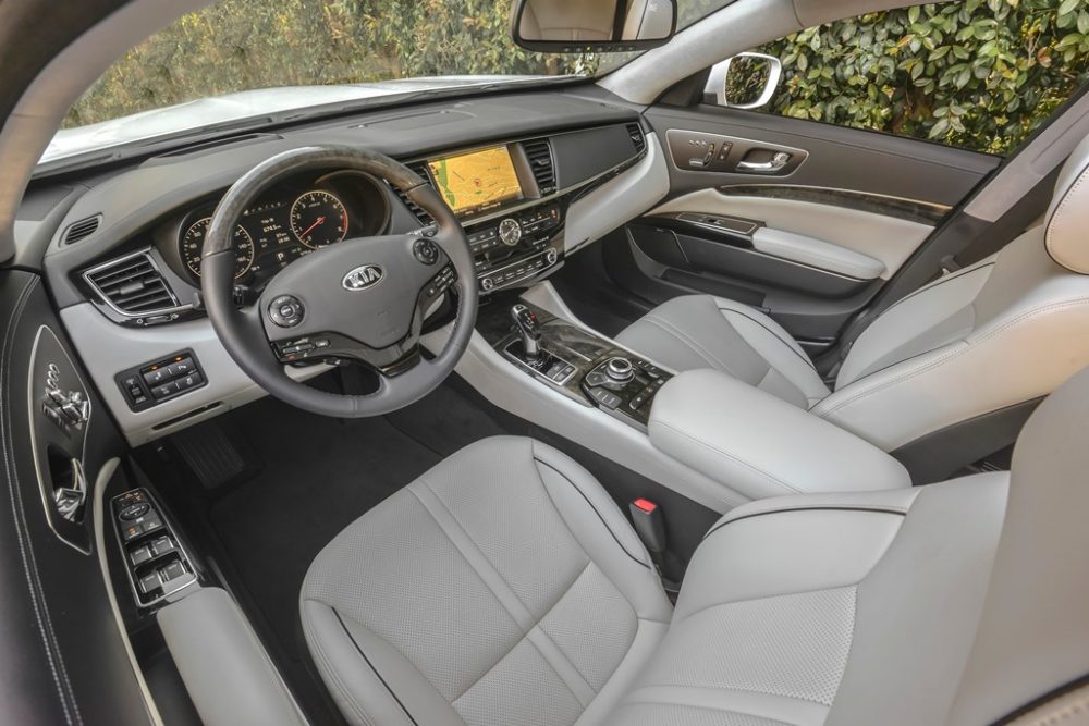 2015 K900 Interior