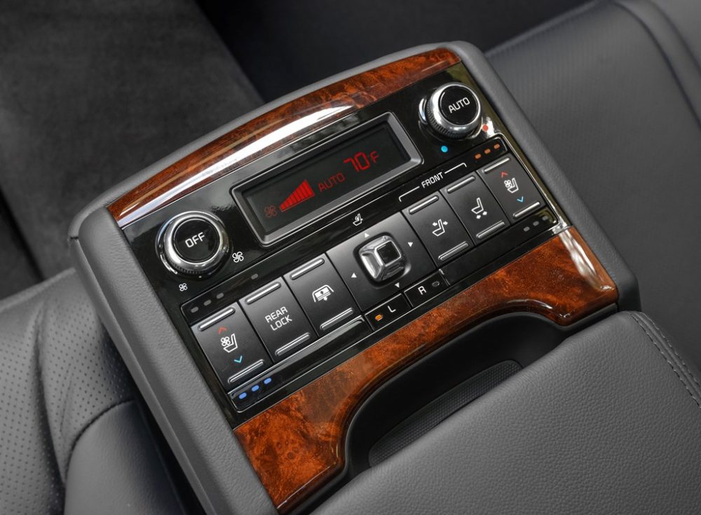 2015 K900 wood trim