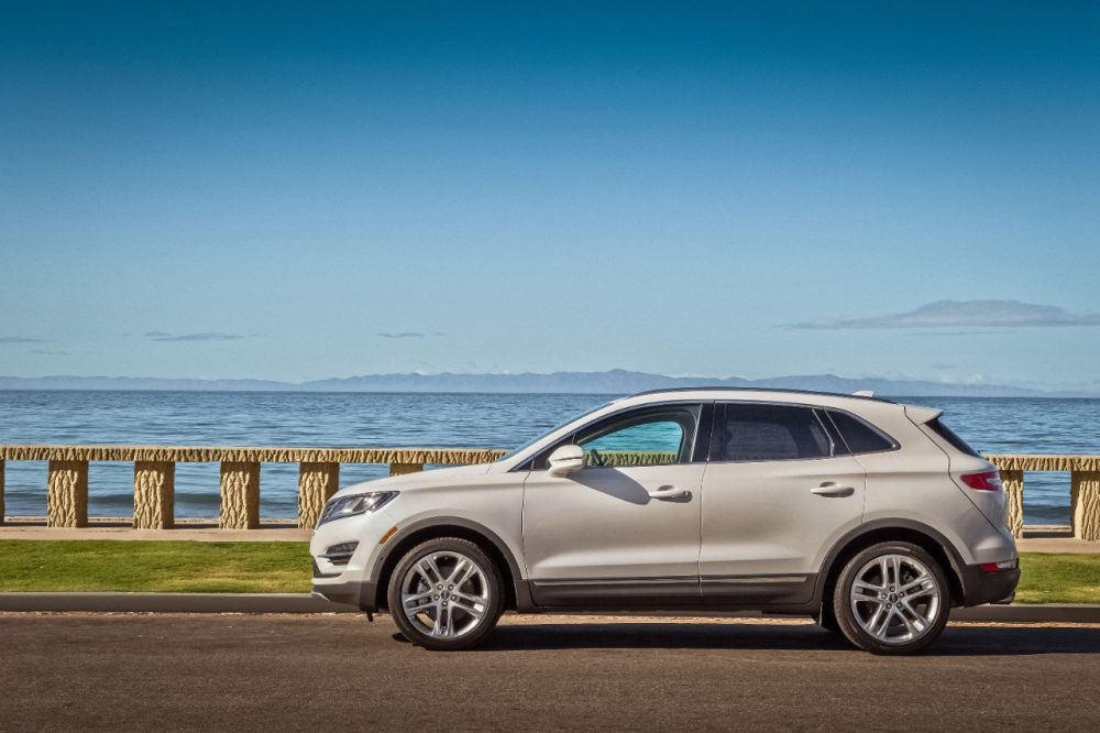 2015 Lincoln MKC overview