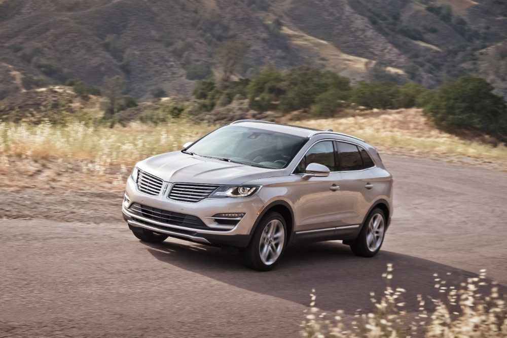 2015 Lincoln MKC Boasts Deepsoft Leather (12)