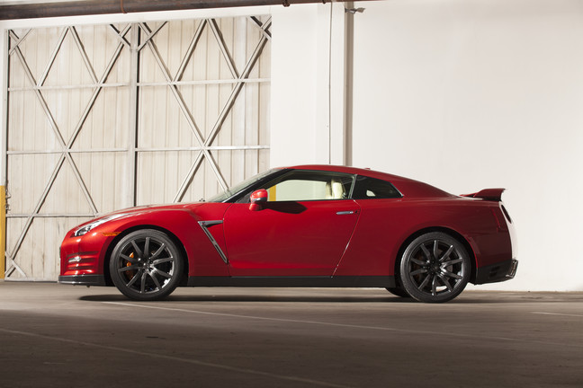 2015 Nissan GT-R Overview