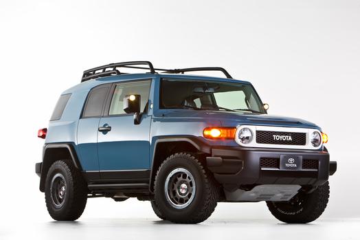 2013 Toyota FJ Cruiser overview