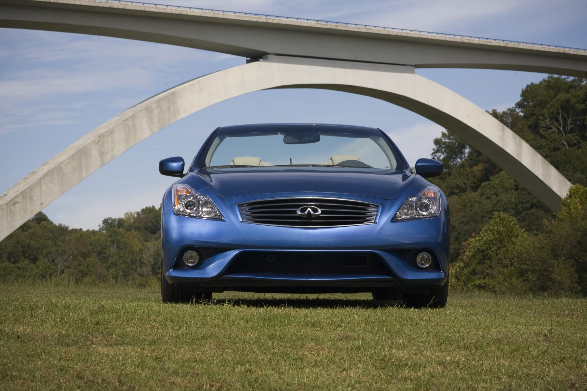 2013 Infiniti G37 Convertible Overview