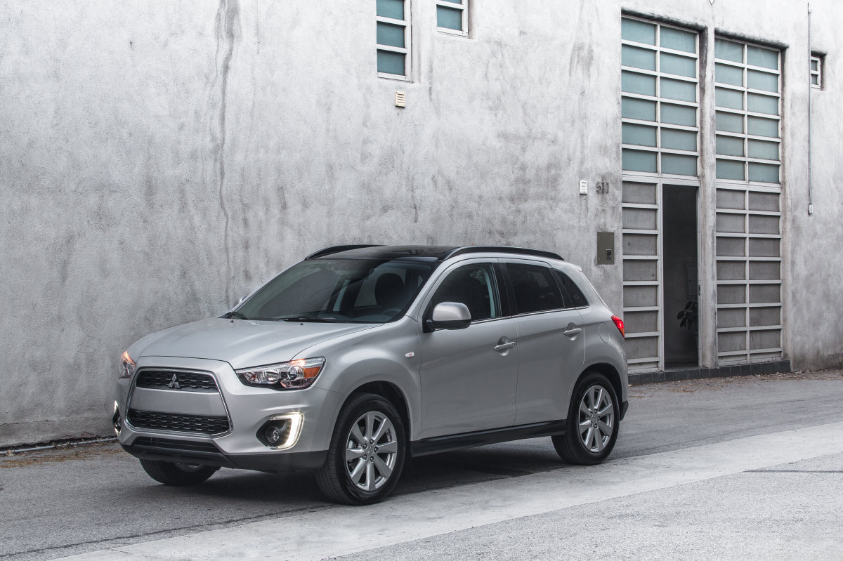 2015 Mitsubishi Outlander Sport Overview