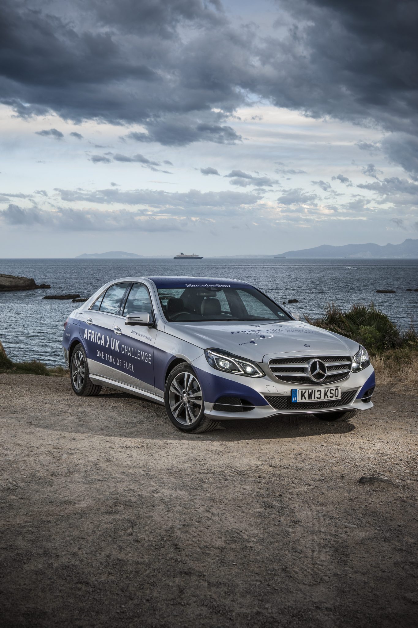 Mercedes Benz E 300 Bluetec Hybrid Drives 1 223 Miles On One Tank The News Wheel