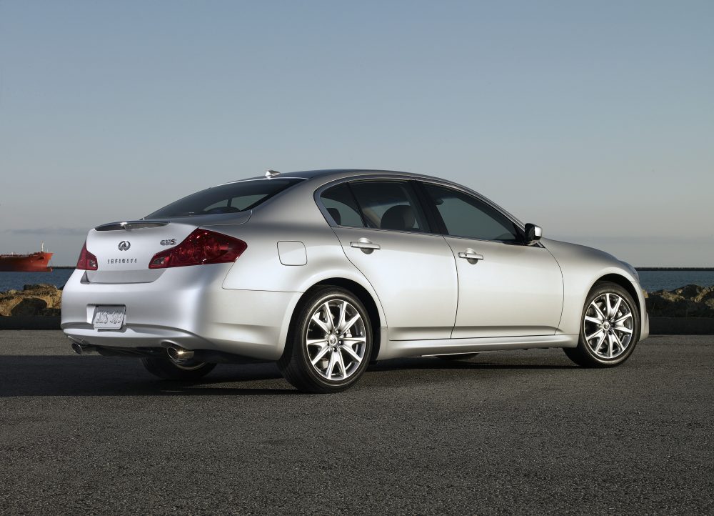 2013 Infiniti G37 Sedan Overview