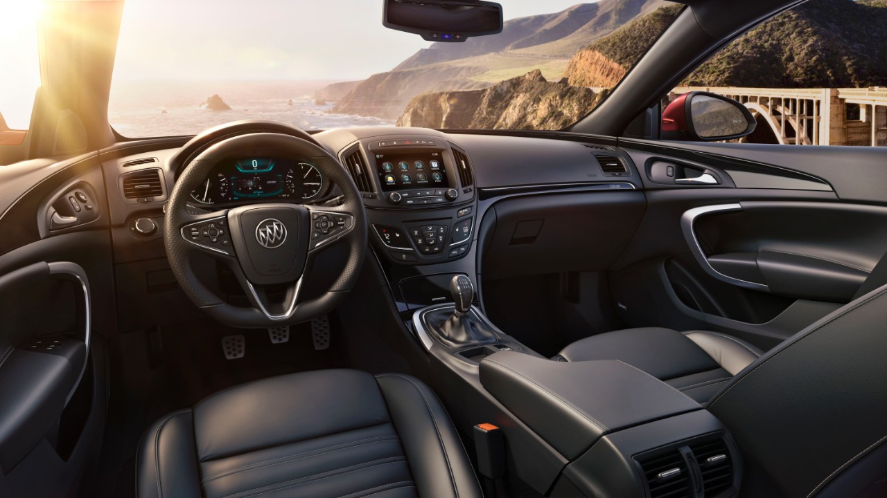 2015 Buick Regal overview
