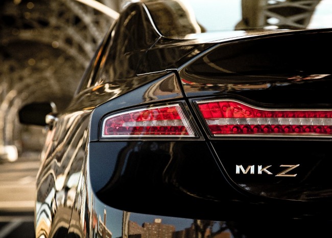 Lincoln 2014 MKZ Black Rear