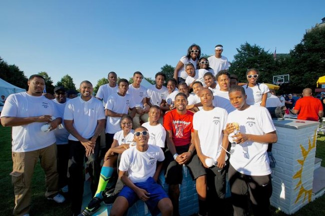 Basketball fans take on Kyrie Irving in the Open Air Challenge (in Chicago).