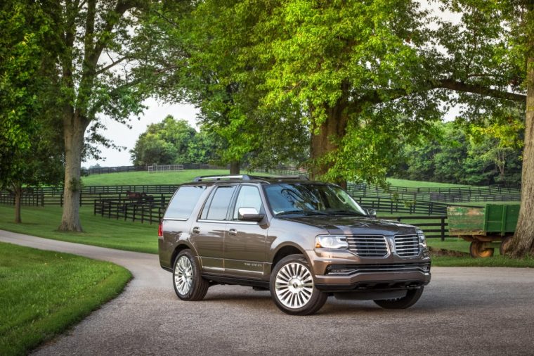 2015LincolnNavigator_10_HR