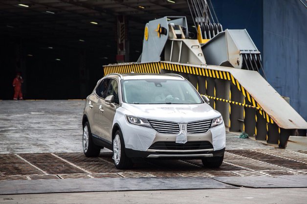 First Lincolns Dock in China