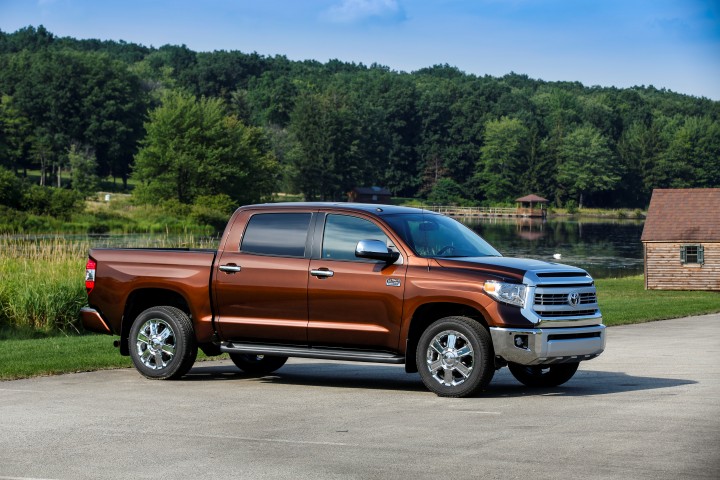 Toyota Drops V6 Engine in Tundra