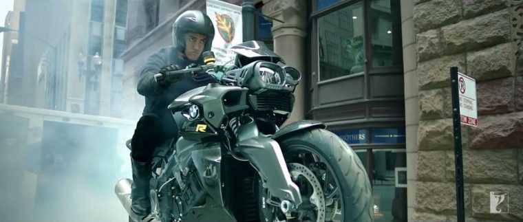 Dhoom:3 Bollywood action movie BMW motorcycle stunts motorcycles 2