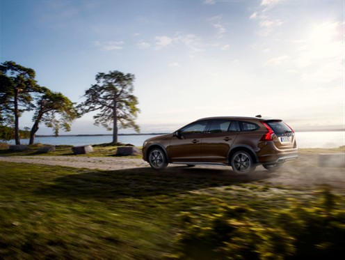 Volvo V60 Cross Country Revealed 