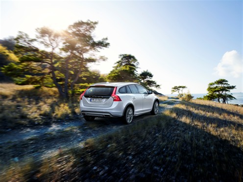 Volvo V60 Cross Country Revealed 