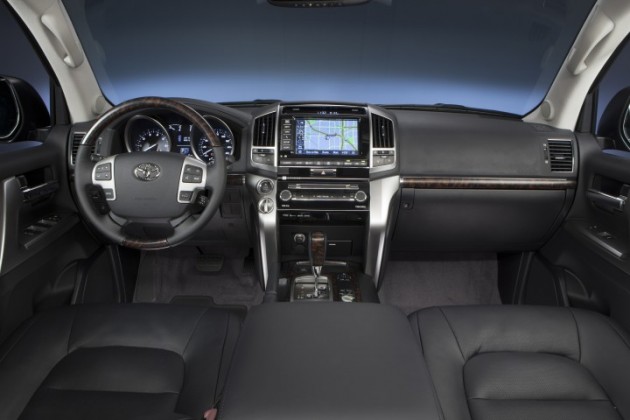 2015 Toyota Land Cruiser Overview