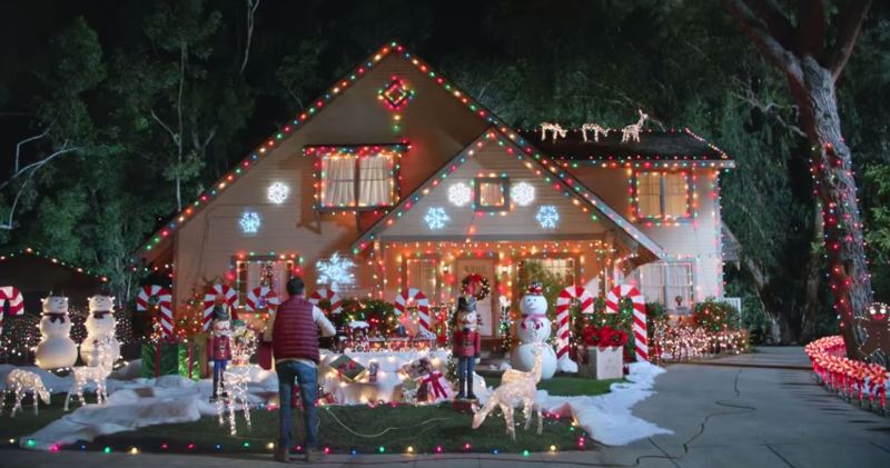 Hyundai Holidays Ad Rips Off Classic &quot;Christmas Vacation&quot; Scene - The