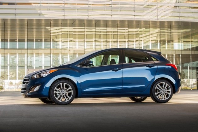 2016 Hyundai Elantra GT Overview blue Side