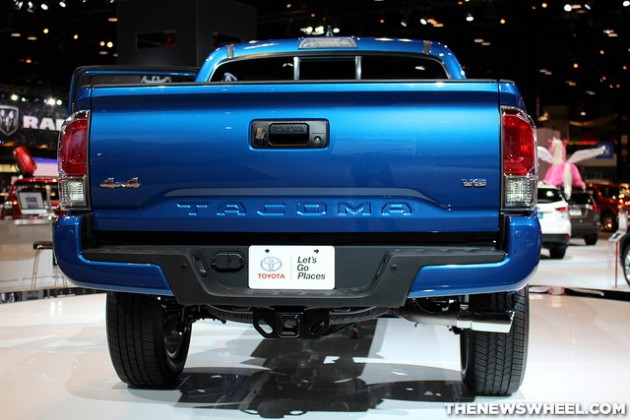 2016 Toyota Tacoma locking tailgate