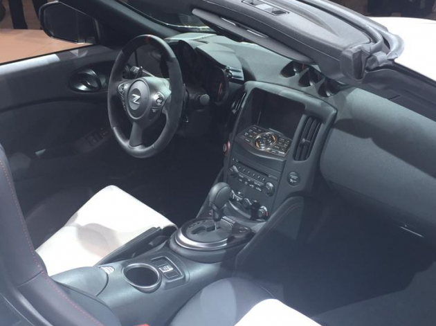 370Z Roadster Interior