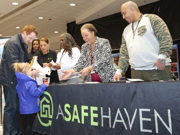 2015 Chicago Auto Show Food Drive 