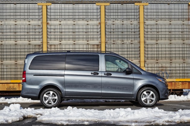 2016 Mercedes-Benz Metris midsize commercial van 