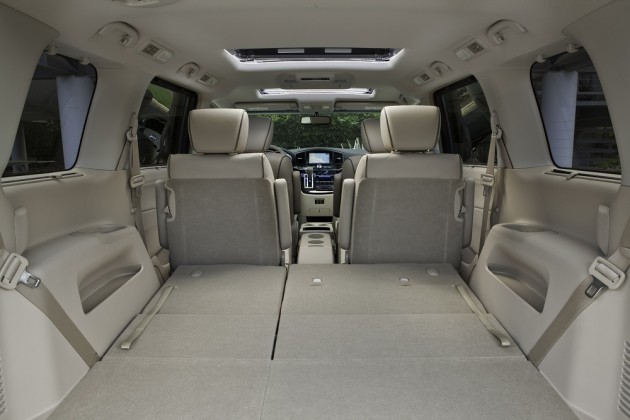 2015 Nissan Quest interior