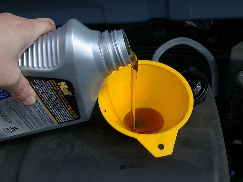 Motor Oil 101 What Do The Numbers Mean The News Wheel