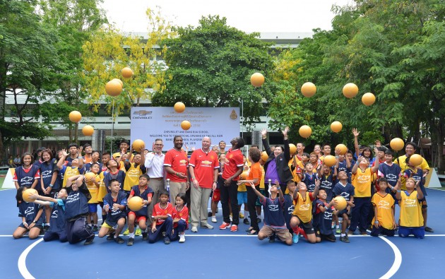 On Friday, Chevrolet unveiled a brand new community football pitch at the Bang Bua School in Bangkok, Thailand