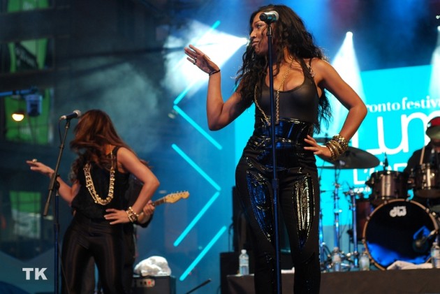 Melanie_Fiona_at_Luminato_2010_Hyundai_Hope_on_Wheels_Ambassador