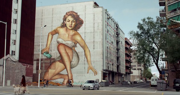 UK Commercial for Hyundai i20 street art 50 foot woman