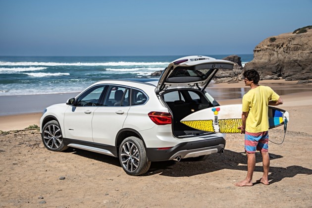 2016 BMW X1 photos man loading luggage