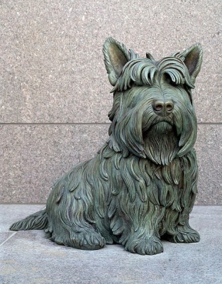 This dog had his own secretary. Why don't I have my own secretary? Photo: Library of Congress 