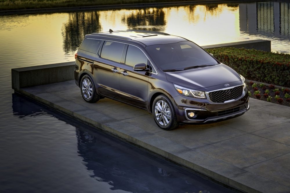 2015 Kia Sedona side view