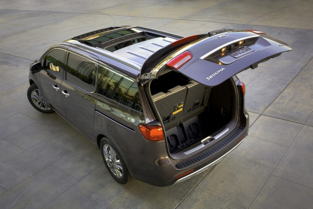 2015 Kia Sedona trunk