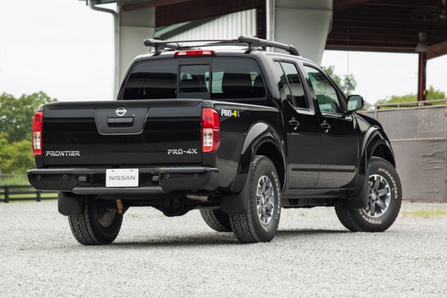 2015 nissan frontier truck rear