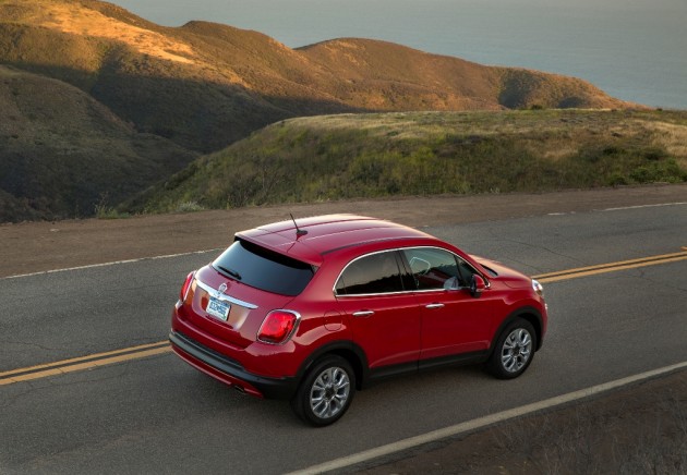 2016 Fiat 500x Driving Silhouette